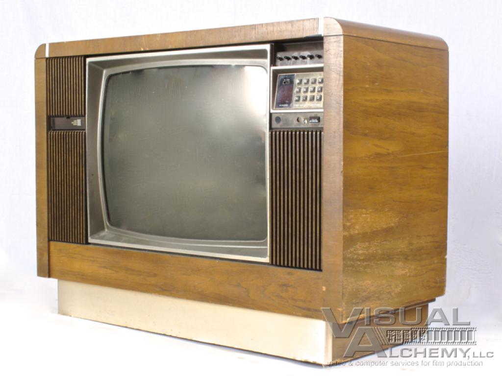 1982 25" Quasar TL9770UP Wood Console 149