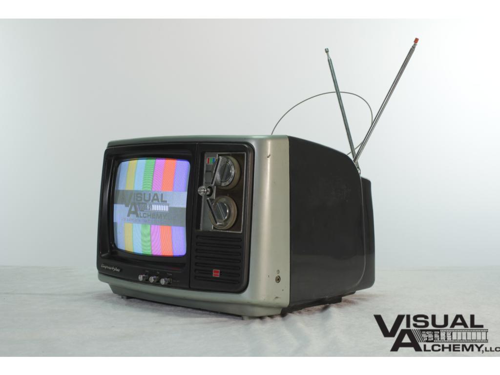 1980 9" Sharp 9D18 Color TV 28